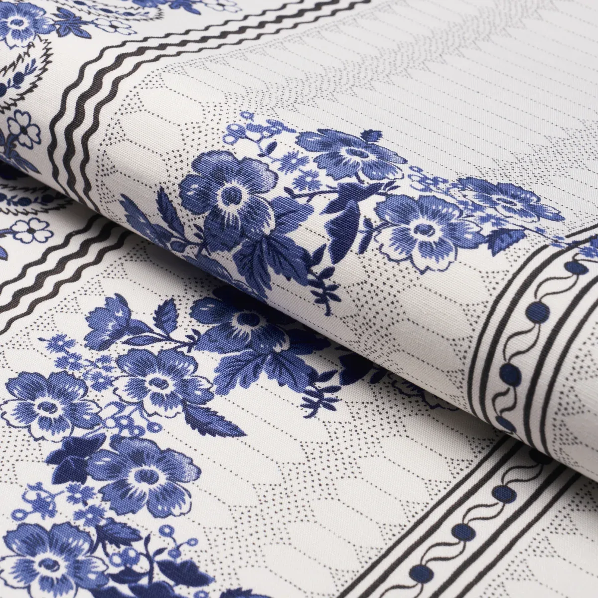 SERENA GARLAND Fabric – BLUE | Schumacher | Wallpaper Twins SERENA GARLAND fabric BLUE color by Schumacher