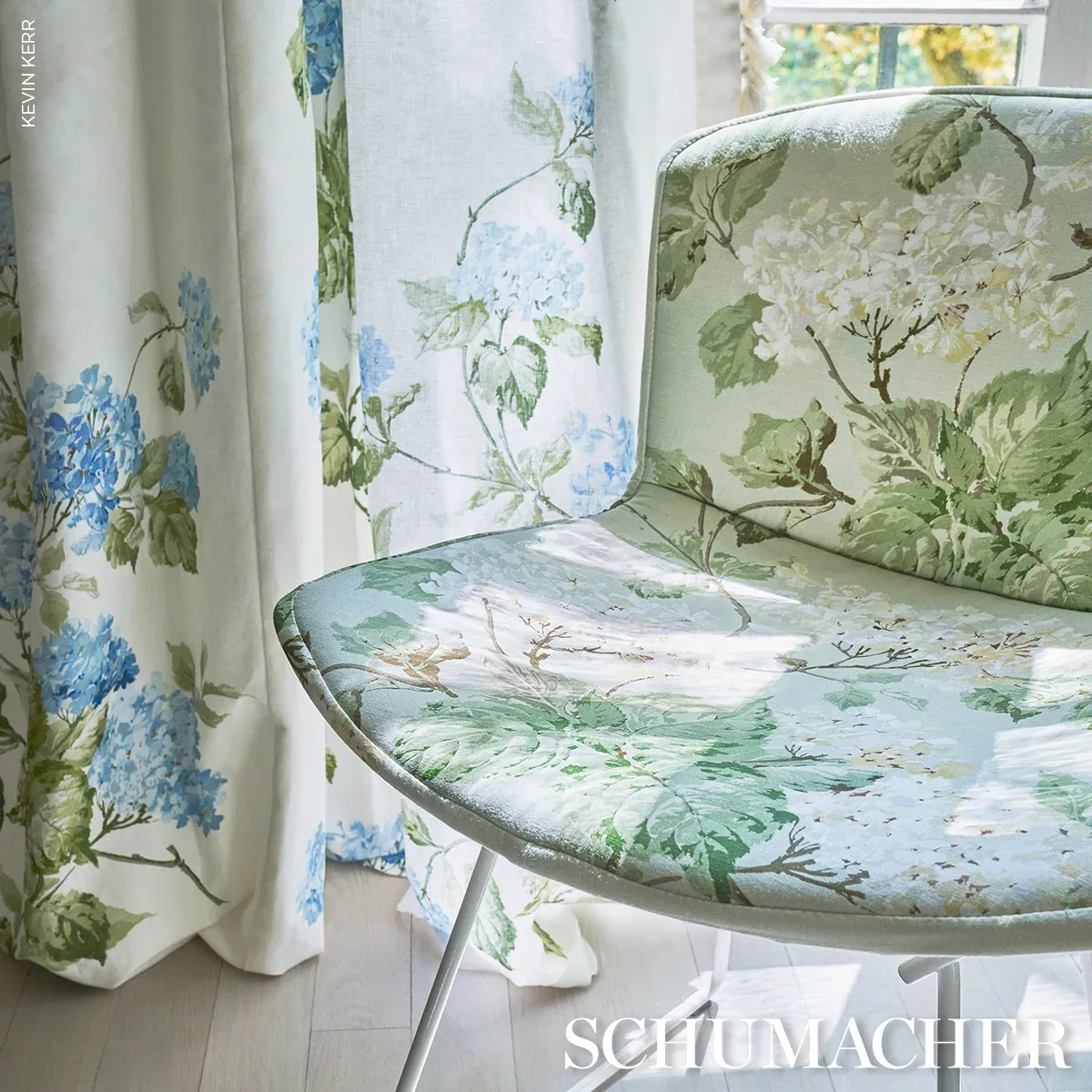 SUMMER HYDRANGEA Fabric – CELADON | Schumacher | Wallpaper T SUMMER HYDRANGEA fabric CELADON color by Schumacher