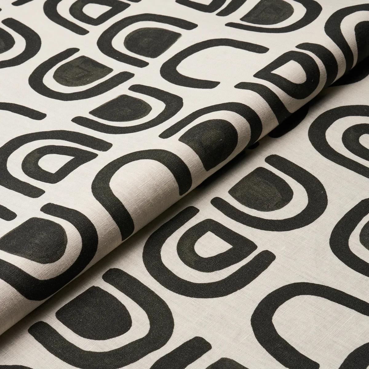THRESHOLD PRINTED LINEN Fabric – CARBON | Schumacher | Wallp THRESHOLD PRINTED LINEN fabric CARBON color by Schumacher