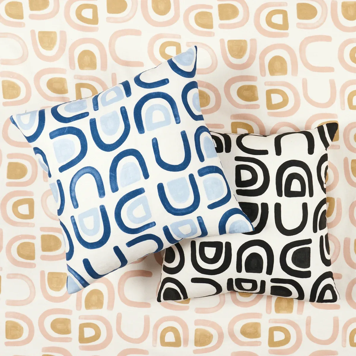 THRESHOLD PRINTED LINEN Fabric – CARBON | Schumacher | Wallp THRESHOLD PRINTED LINEN fabric CARBON color by Schumacher