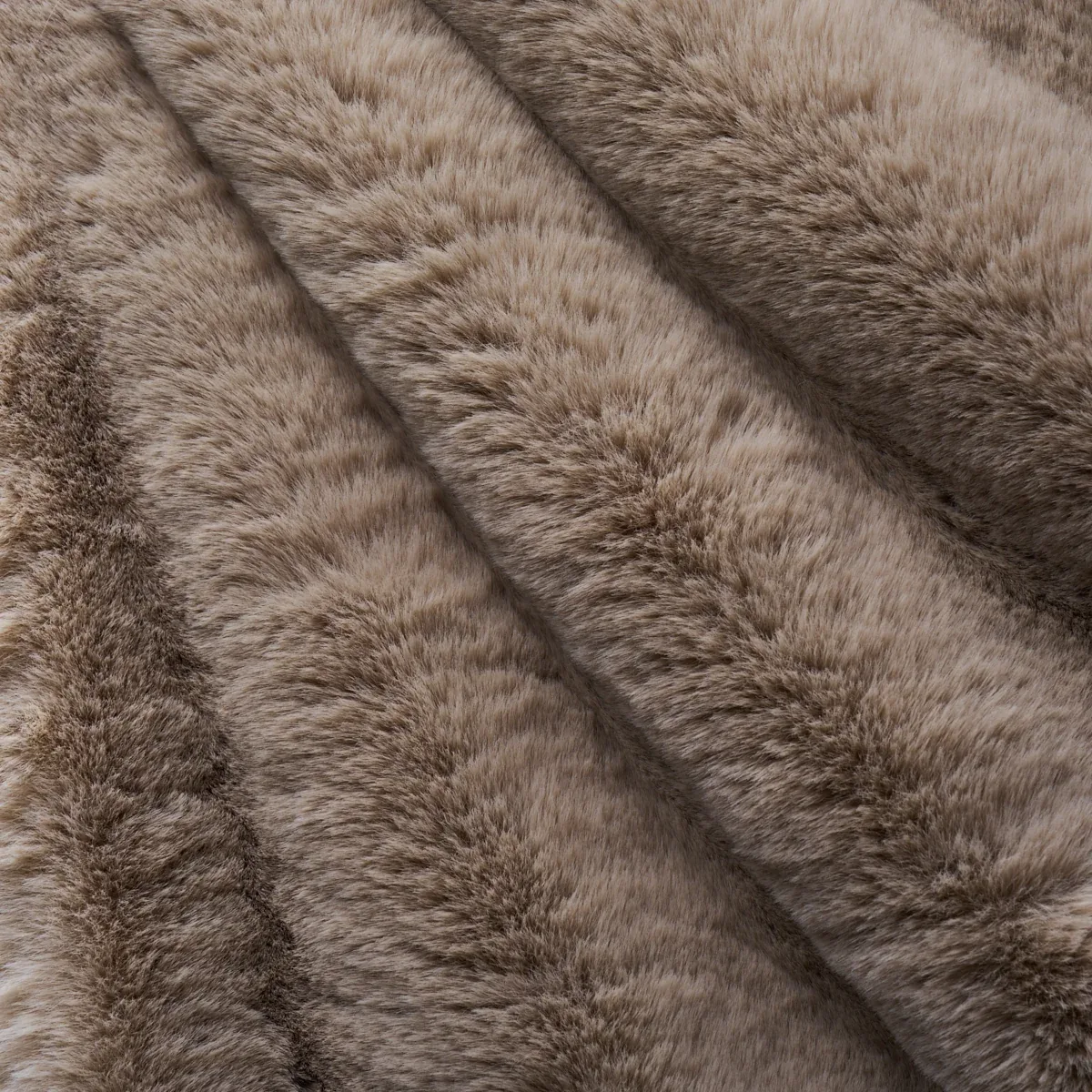 85360 | TIMBERLINE FAUX FUR – PEWTER