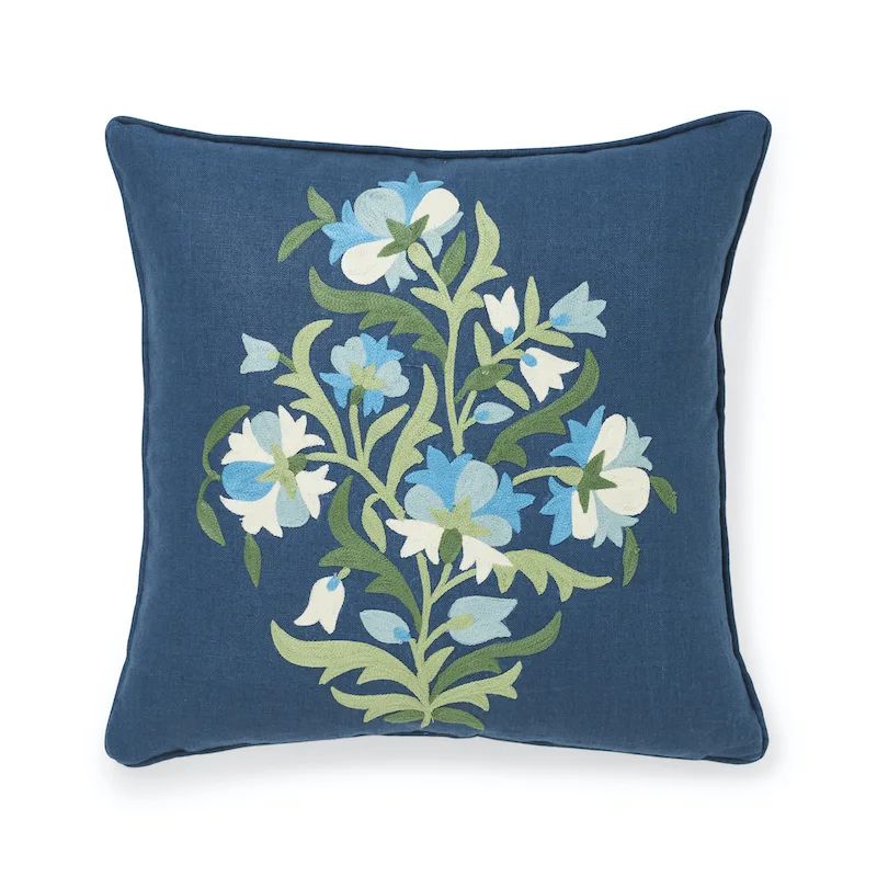 SO7574004 | Antalya Medallian Pillow Pair - Aegean Schumacher Antalya Medallian Pillow Pair in Aegean (SO7574004)