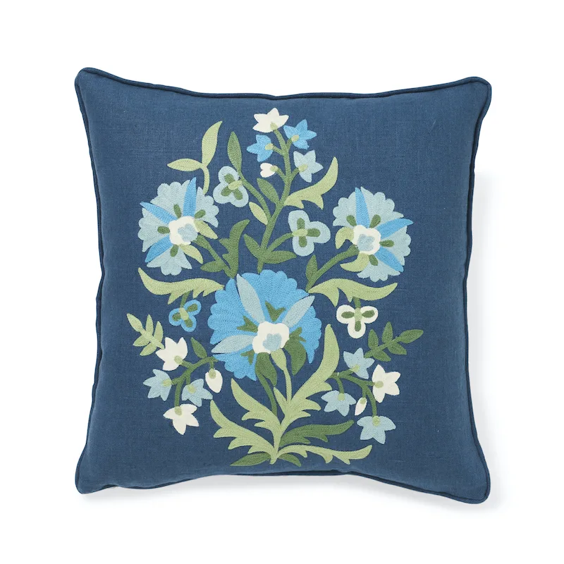 SO7574004 | Antalya Medallian Pillow Pair - Aegean Schumacher Antalya Medallian Pillow Pair in Aegean (SO7574004)