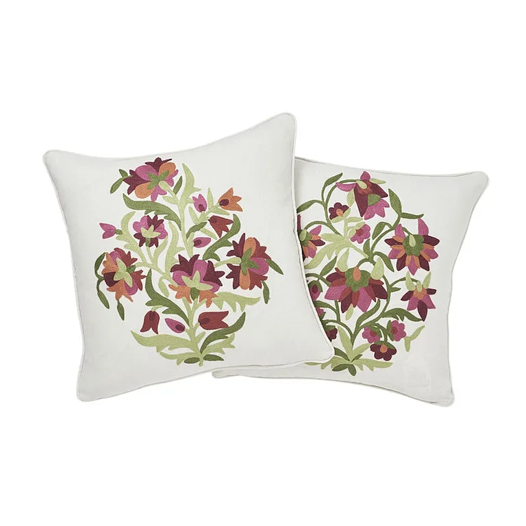 Schumacher Antalya Medallian Pillow Pair in Garnet (SO7574104)