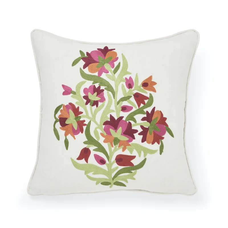 SO7574104 | Antalya Medallian Pillow Pair - Garnet Schumacher Antalya Medallian Pillow Pair in Garnet (SO7574104)