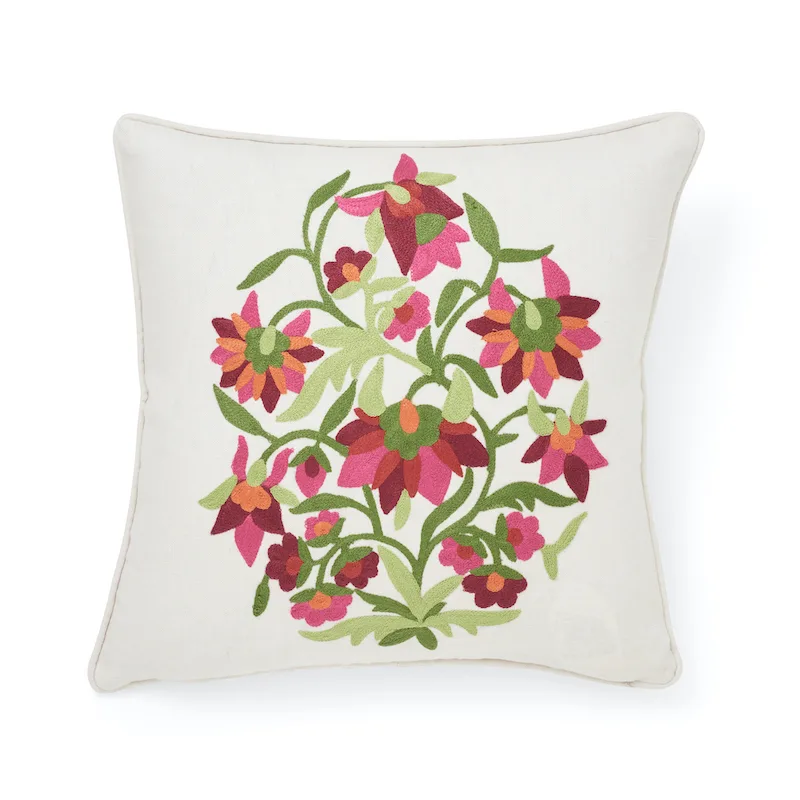 SO7574104 | Antalya Medallian Pillow Pair - Garnet Schumacher Antalya Medallian Pillow Pair in Garnet (SO7574104)