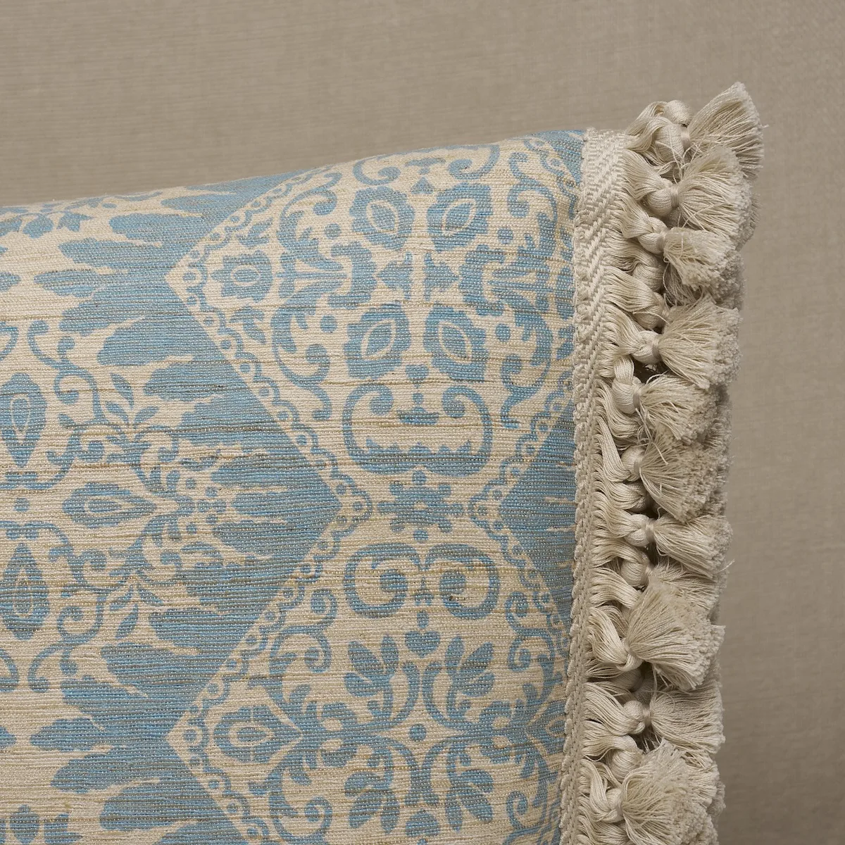 Schumacher Berkeley Silk Pillow in Cornflower (SO18270119)