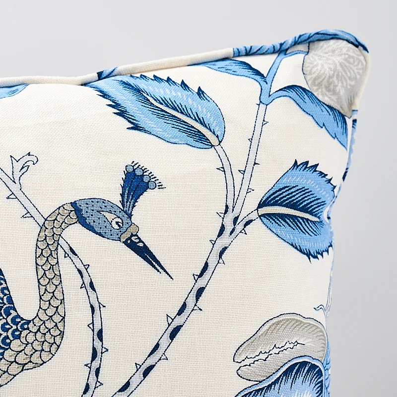 Schumacher Campagne Pillow in Bleu & Gris (SO17595217)