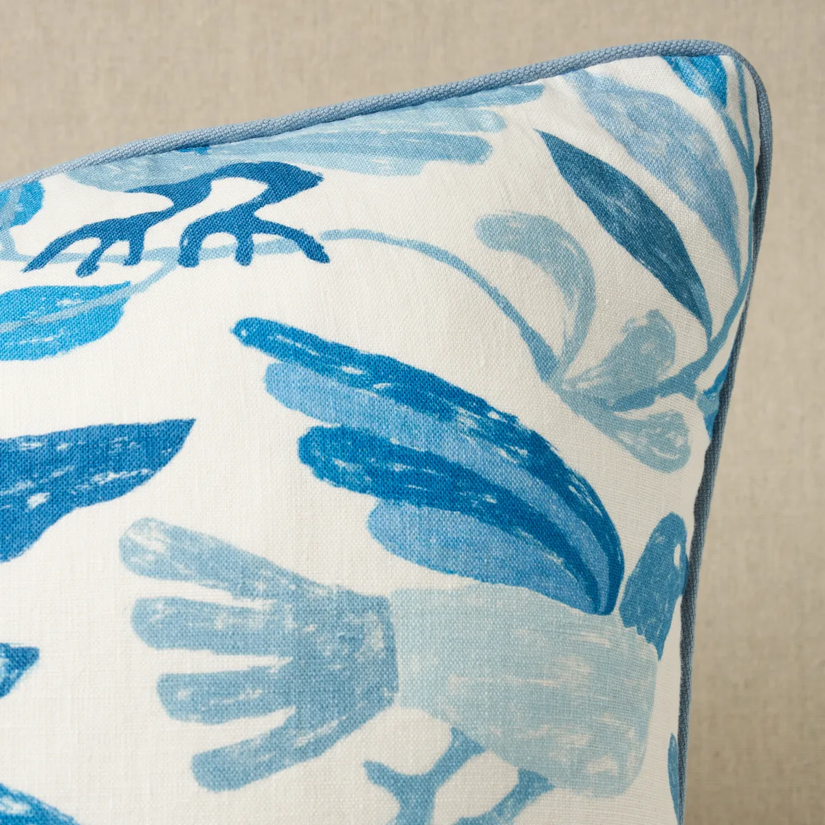 SO18085106 | Canopy Pillow - Blue Birds Schumacher Canopy Pillow in Blue Birds (SO18085106)