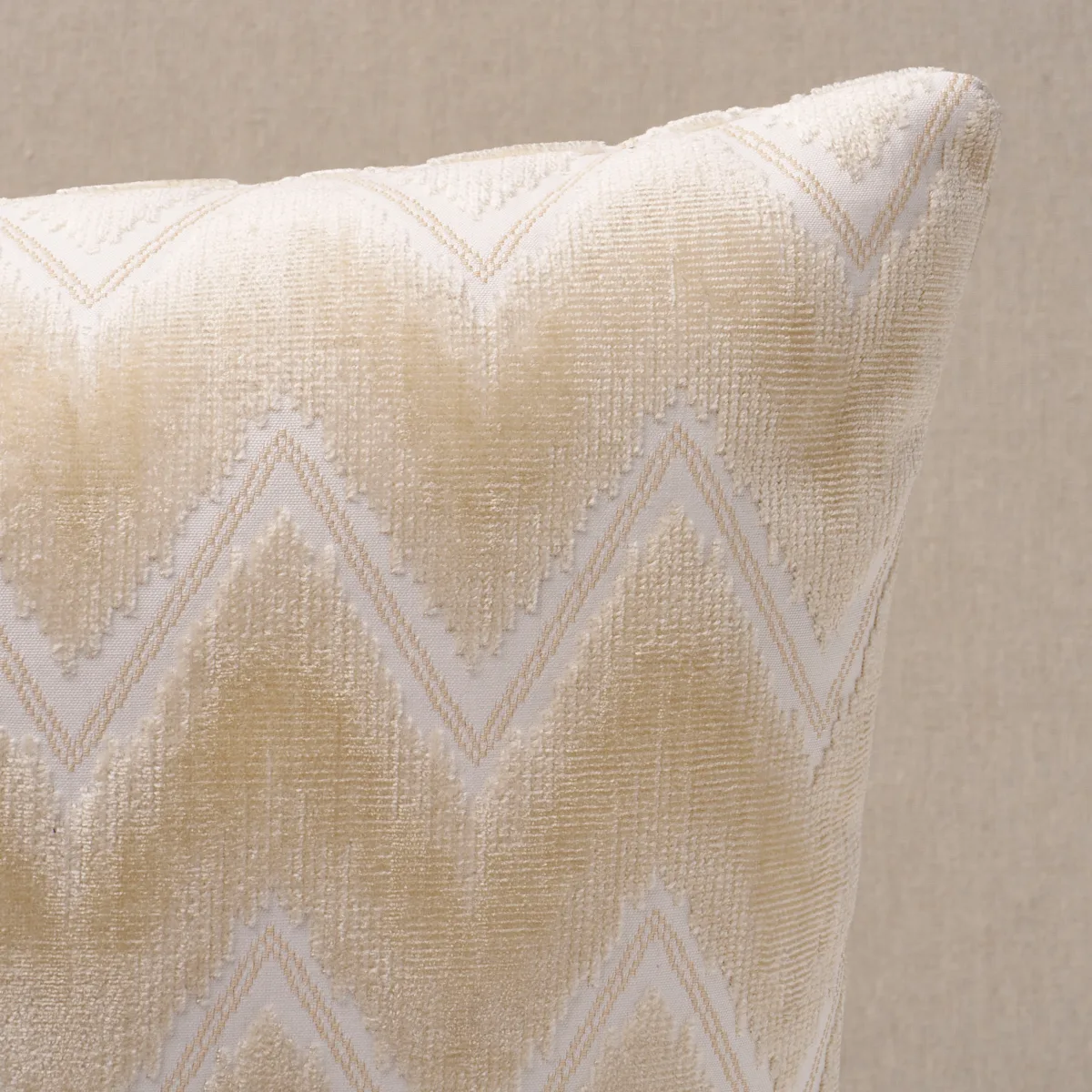 Schumacher Chevron Velvet Pillow in Champagne (SO7284406)