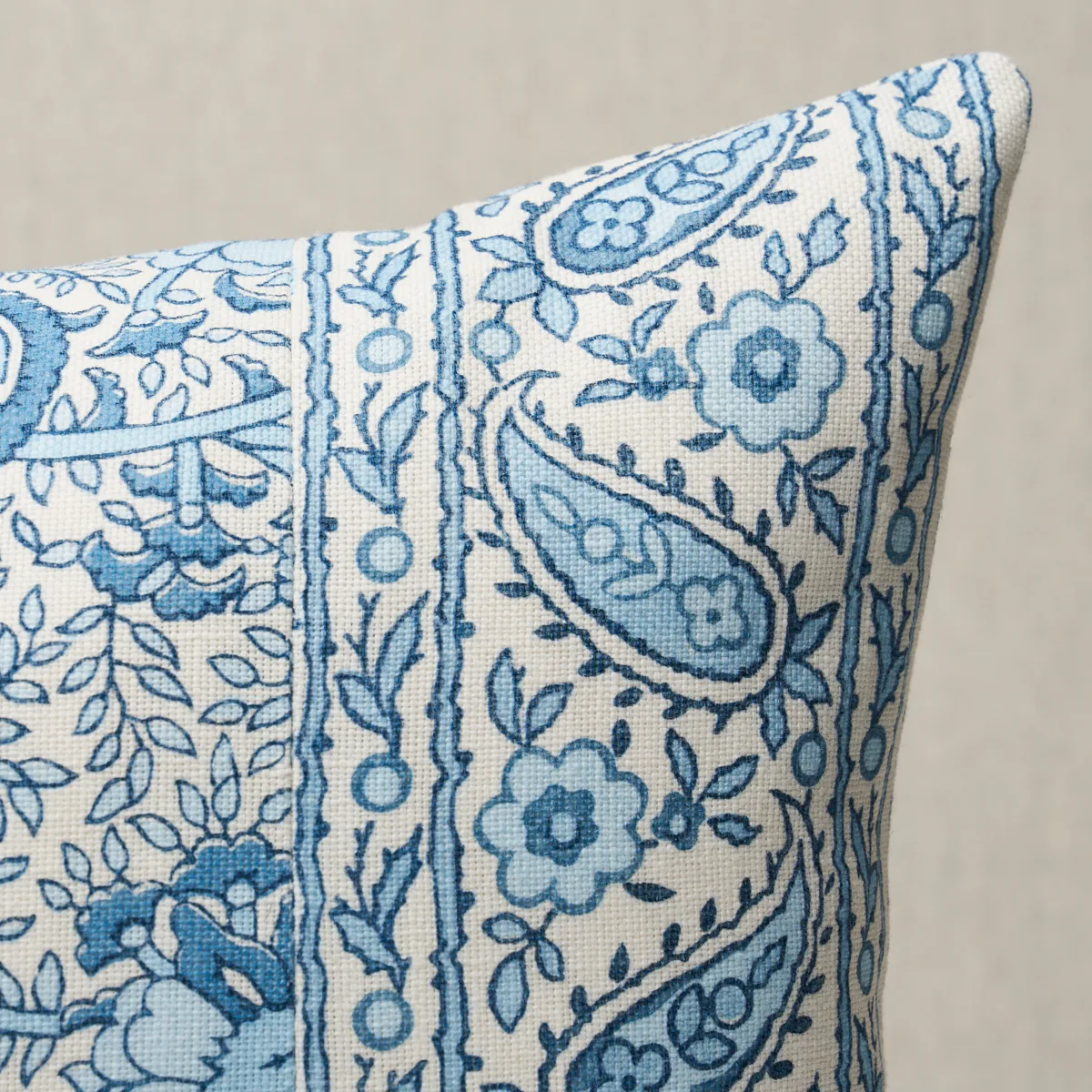 Schumacher Daisy I/O Pillow in Indigo (SO18071014)
