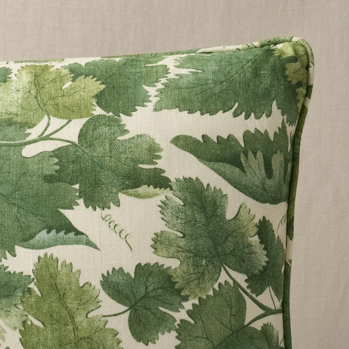 Schumacher Edinburgh Vine Pillow in Forest (SO18279105)
