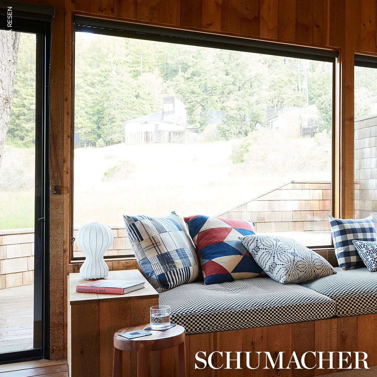 SO8288006 | Erindale Pillow - Americana Schumacher Erindale Pillow in Americana (SO8288006)
