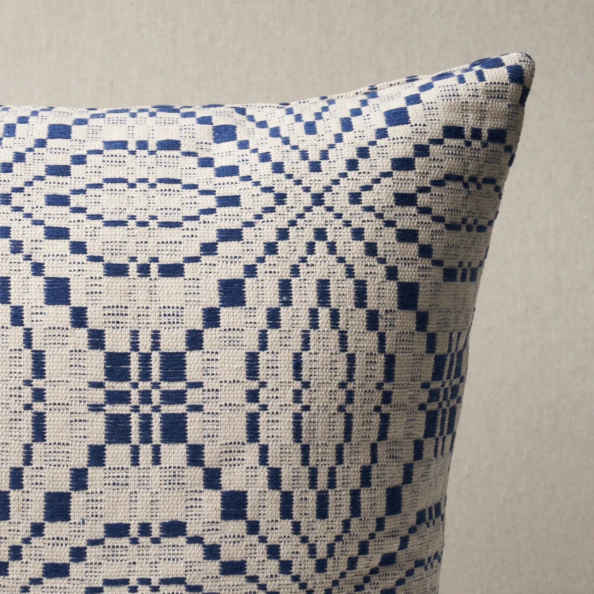 Schumacher Francestown Coverlet Pillow in Navy (SO8291105)