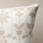 SO18089106 | Georgia Wildflowers Pillow - Neutral Schumacher Georgia Wildflowers Pillow in Neutral (SO18089106)