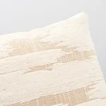 SO7255018 | Gibson Pillow - Natural Schumacher Gibson Pillow in Natural (SO7255018)
