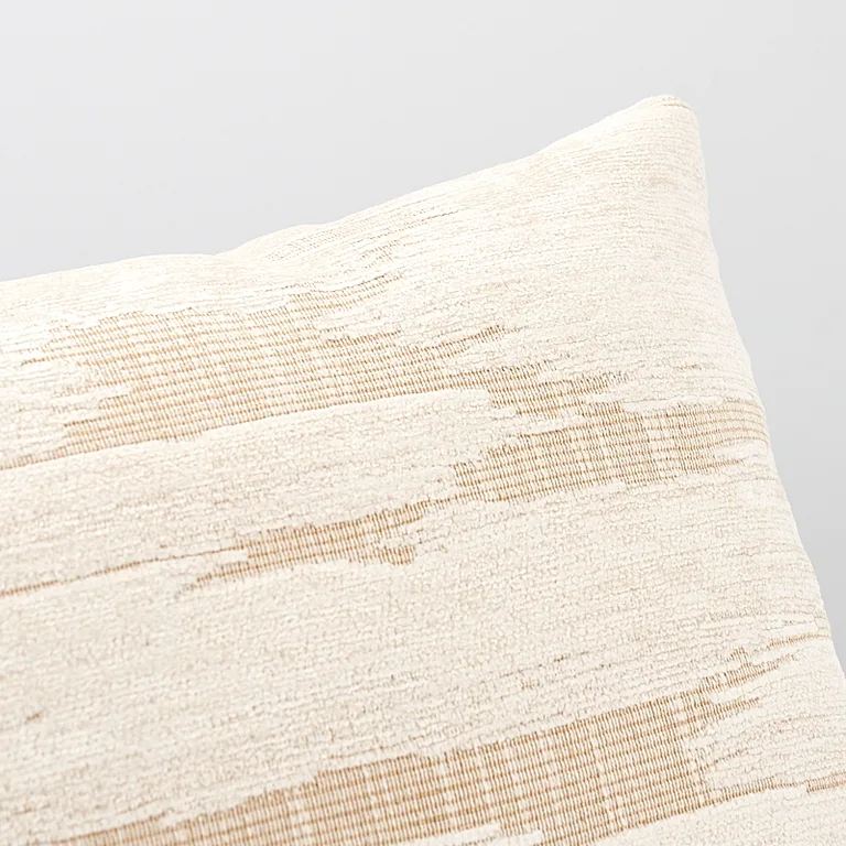 Schumacher Gibson Pillow in Natural (SO7255018)