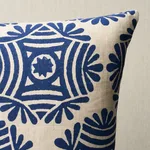 SO18154105 | Gilded Star Block Print Pillow - Navy on Natural Schumacher Gilded Star Block Print Pillow in Navy on Natural (SO18154105)