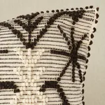 SO0001336 | Kara Floor Pillow - Black & White Schumacher Kara Floor Pillow in Black & White (SO0001336)
