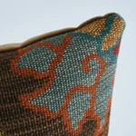 SO626800118 | Khotan Weave Pillow a - Sable Schumacher Khotan Weave Pillow a in Sable (SO626800118)