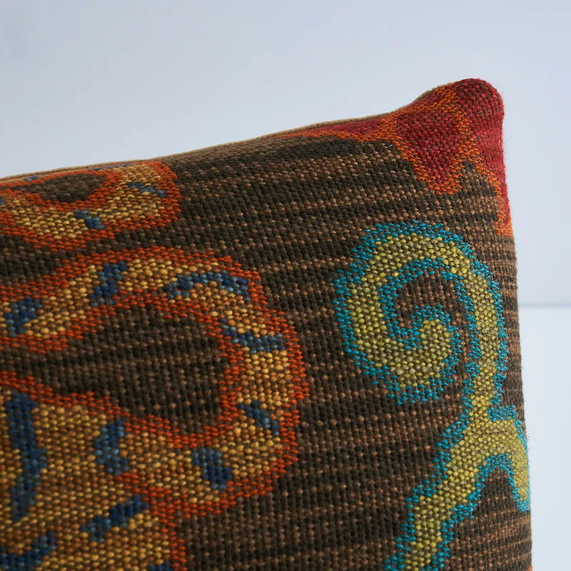 SO626800218 | Khotan Weave Pillow B - Sable Schumacher Khotan Weave Pillow B in Sable (SO626800218)