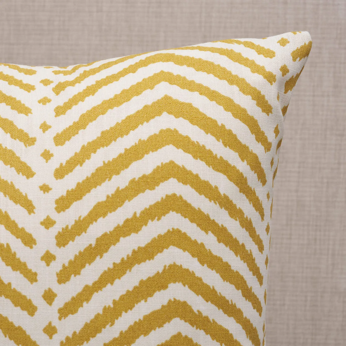 Schumacher La Jolla I/O Pillow in Marigold (SO18200106)