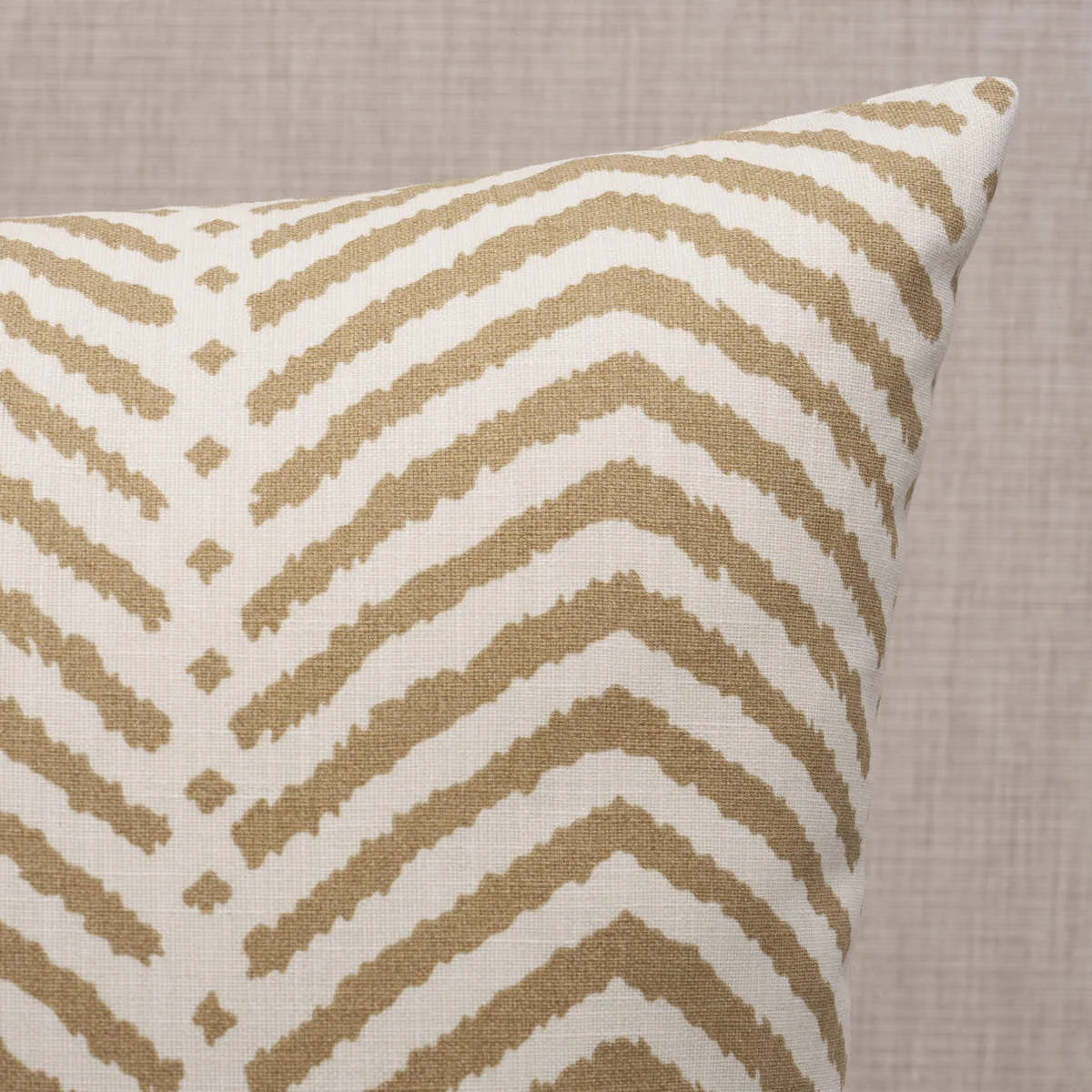 Schumacher La Jolla I/O Pillow in Wheat (SO18200006)