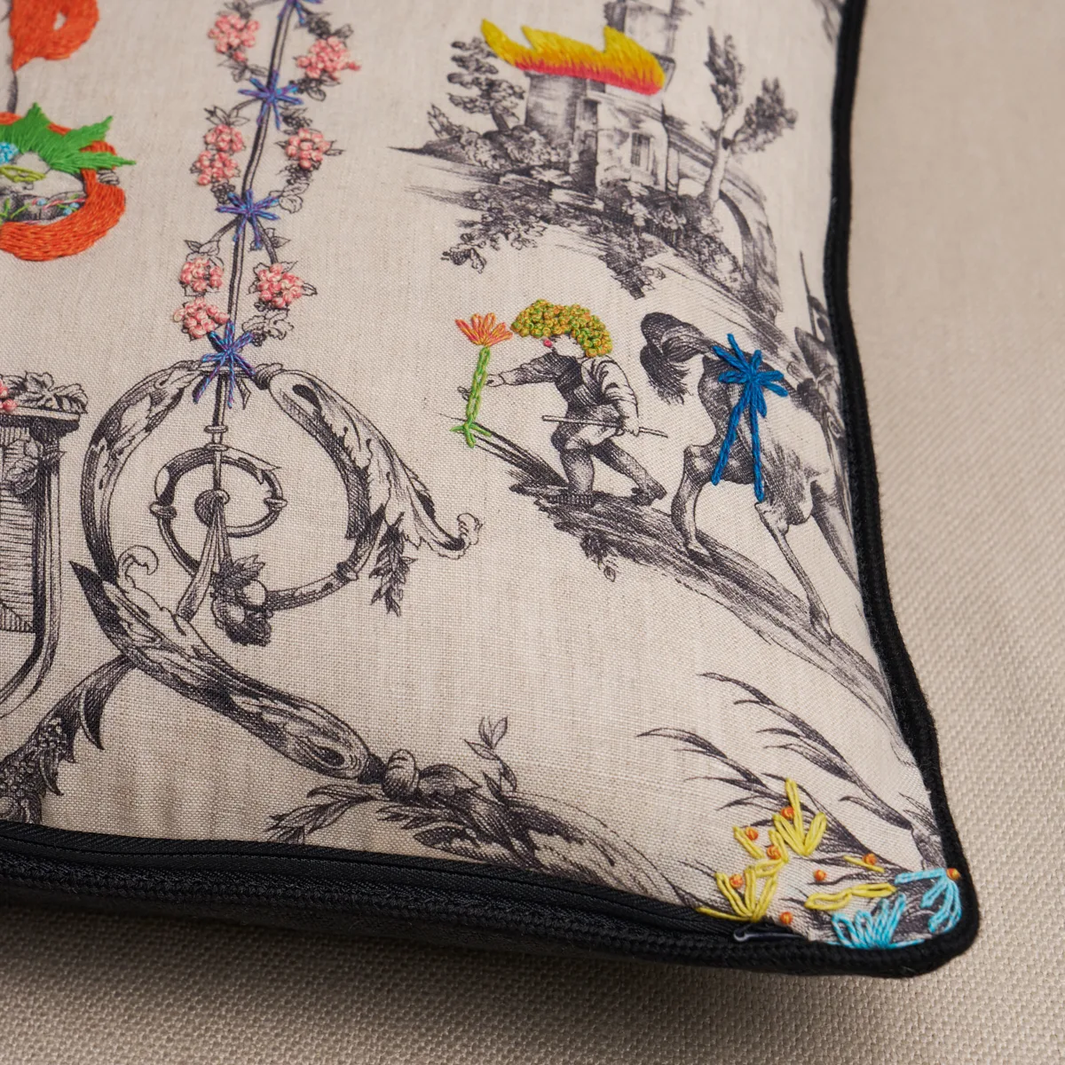 Schumacher La Liberté Americaine Pillow in Multiverse (SO8452004)