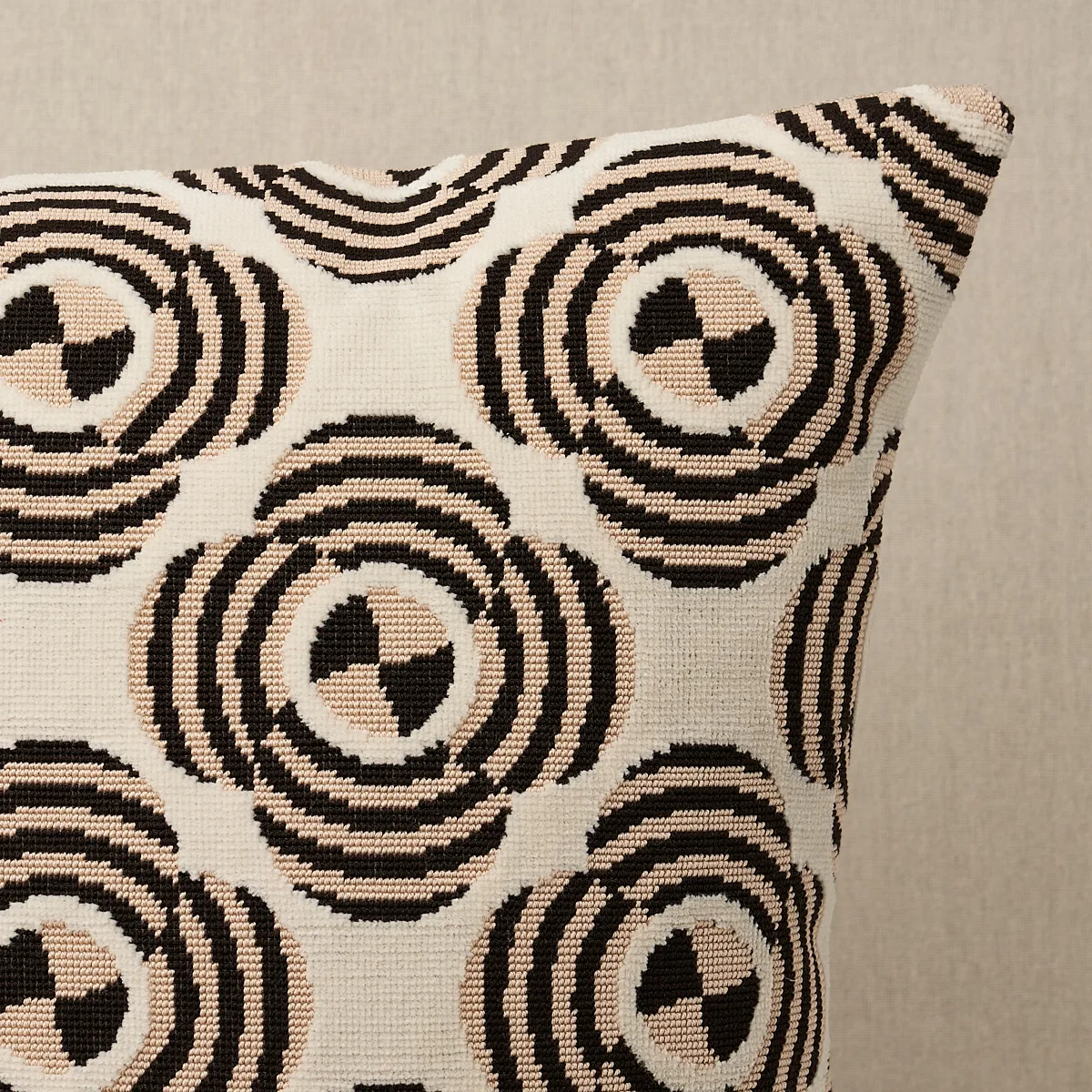 SO8226105 | Le Moderne Cut Velvet Pillow - Neutral Schumacher Le Moderne Cut Velvet Pillow in Neutral (SO8226105)