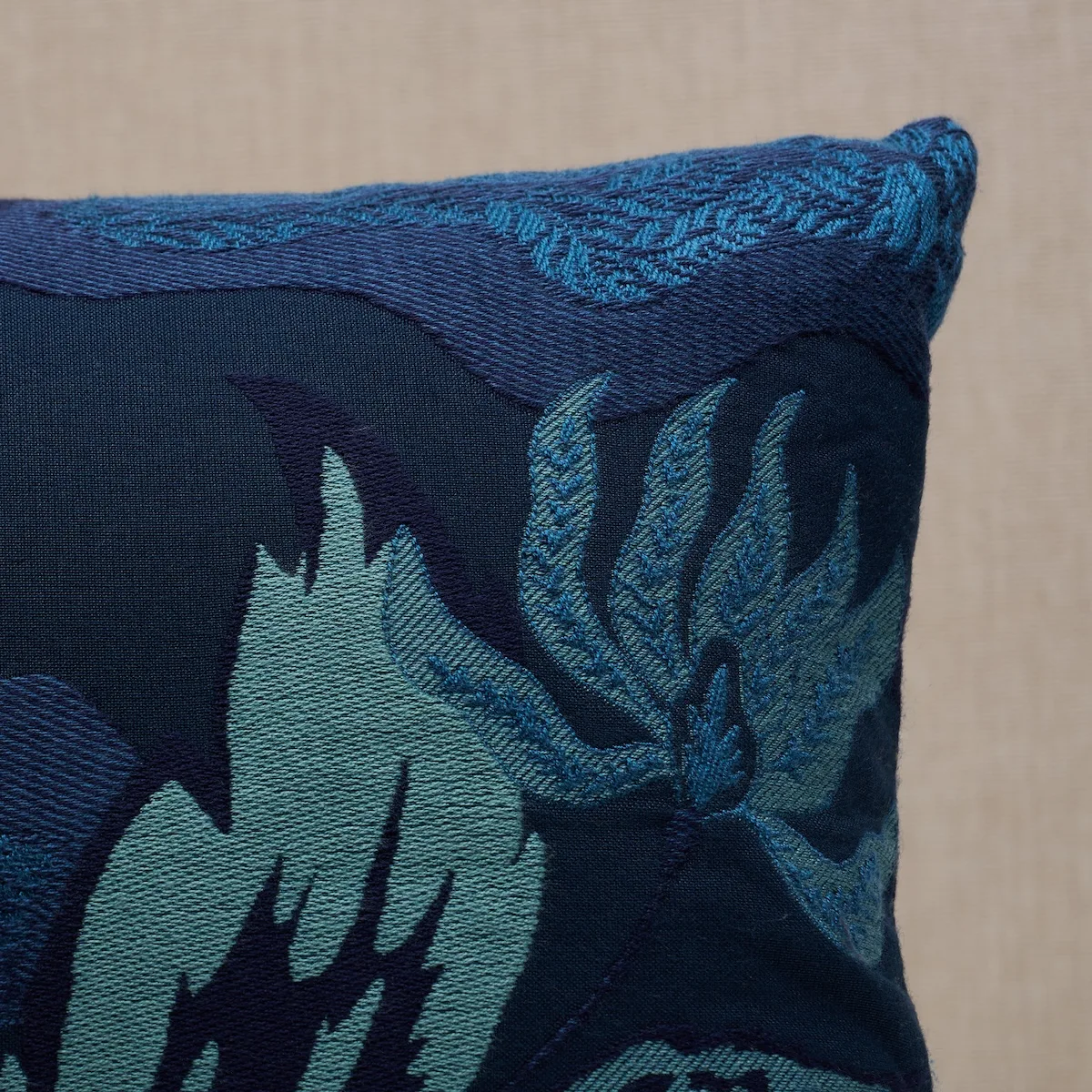 Schumacher Lian Dream Pillow in Bleu (SO8550218)