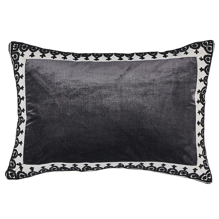 Schumacher Noelia Pillow in Onyx (SO7415515)