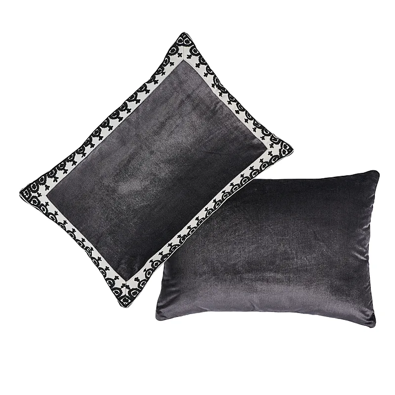 Schumacher Noelia Pillow in Onyx (SO7415515)