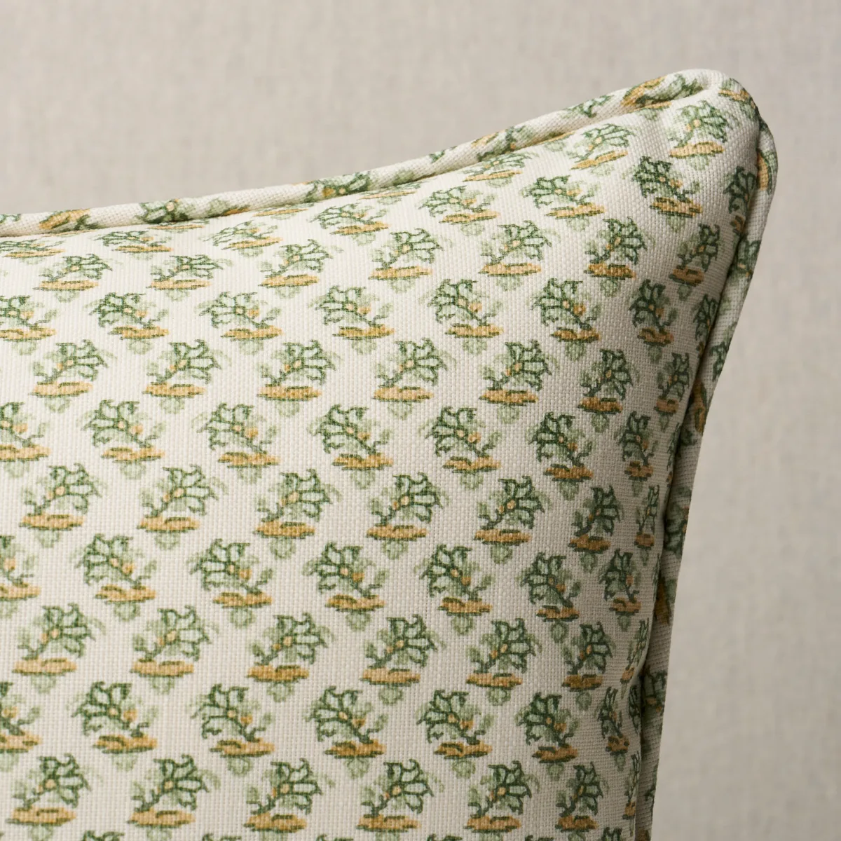 Schumacher Oleander I/O Pillow in Leaf Green (SO18076112)