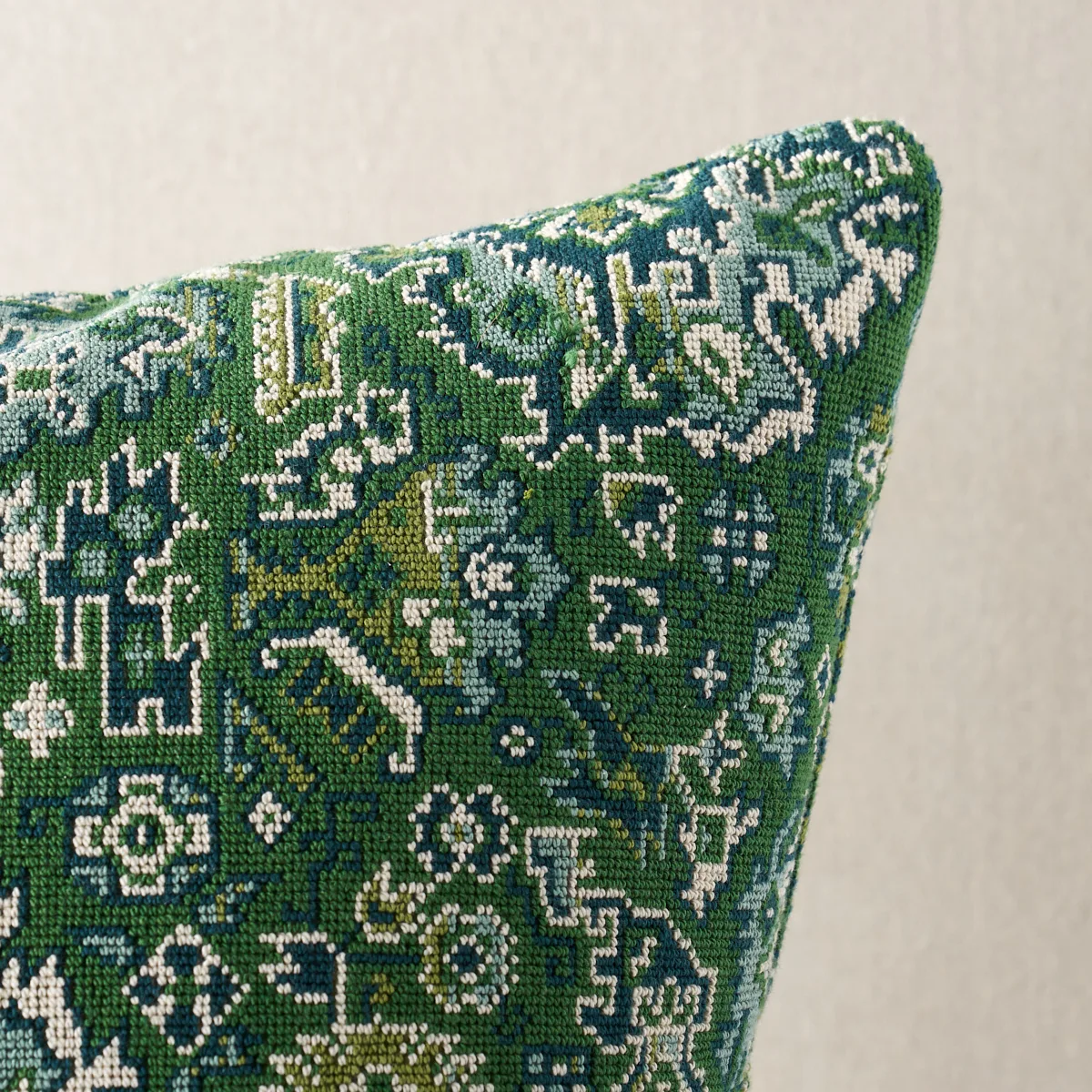 Schumacher Pallay Épinglé Pillow in Emerald (SO8062005)