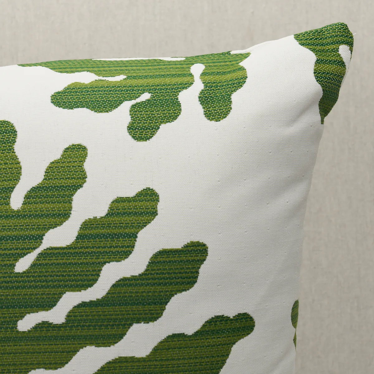 Schumacher Palma Sola I/O Pillow in Green (SO7918104)