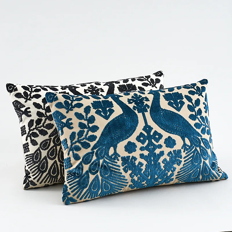 SO7297015 | Pavone Velvet Pillow - Carbon Schumacher Pavone Velvet Pillow in Carbon (SO7297015)