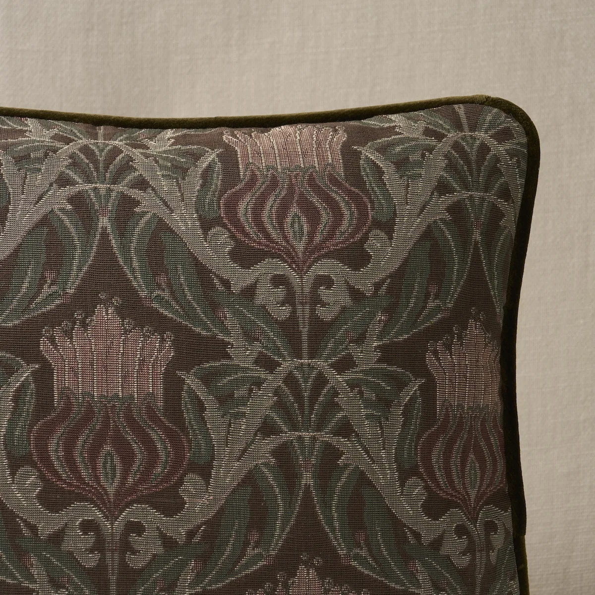SO8663012 | Rowallan Trellis Pillow - Chocolate Schumacher Rowallan Trellis Pillow in Chocolate (SO8663012)