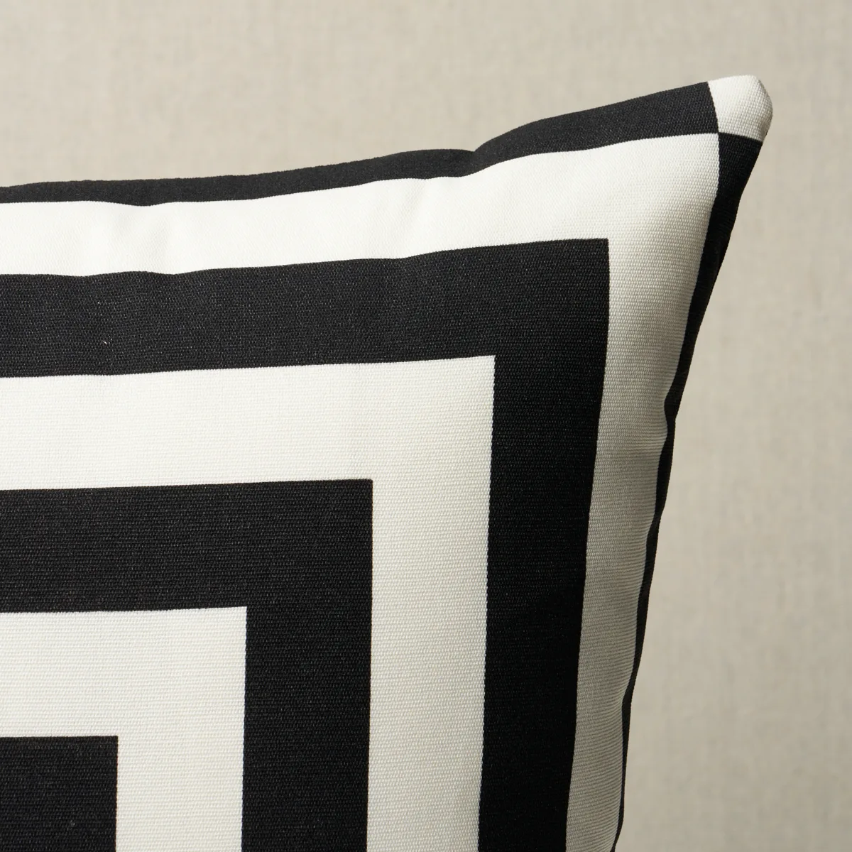 Schumacher Roxbury I/O Pillow in Black (SO18092105)