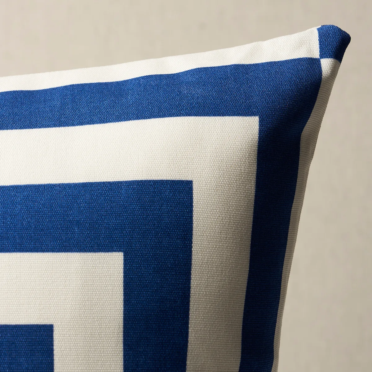 Schumacher Roxbury I/O Pillow in Navy (SO18092005)