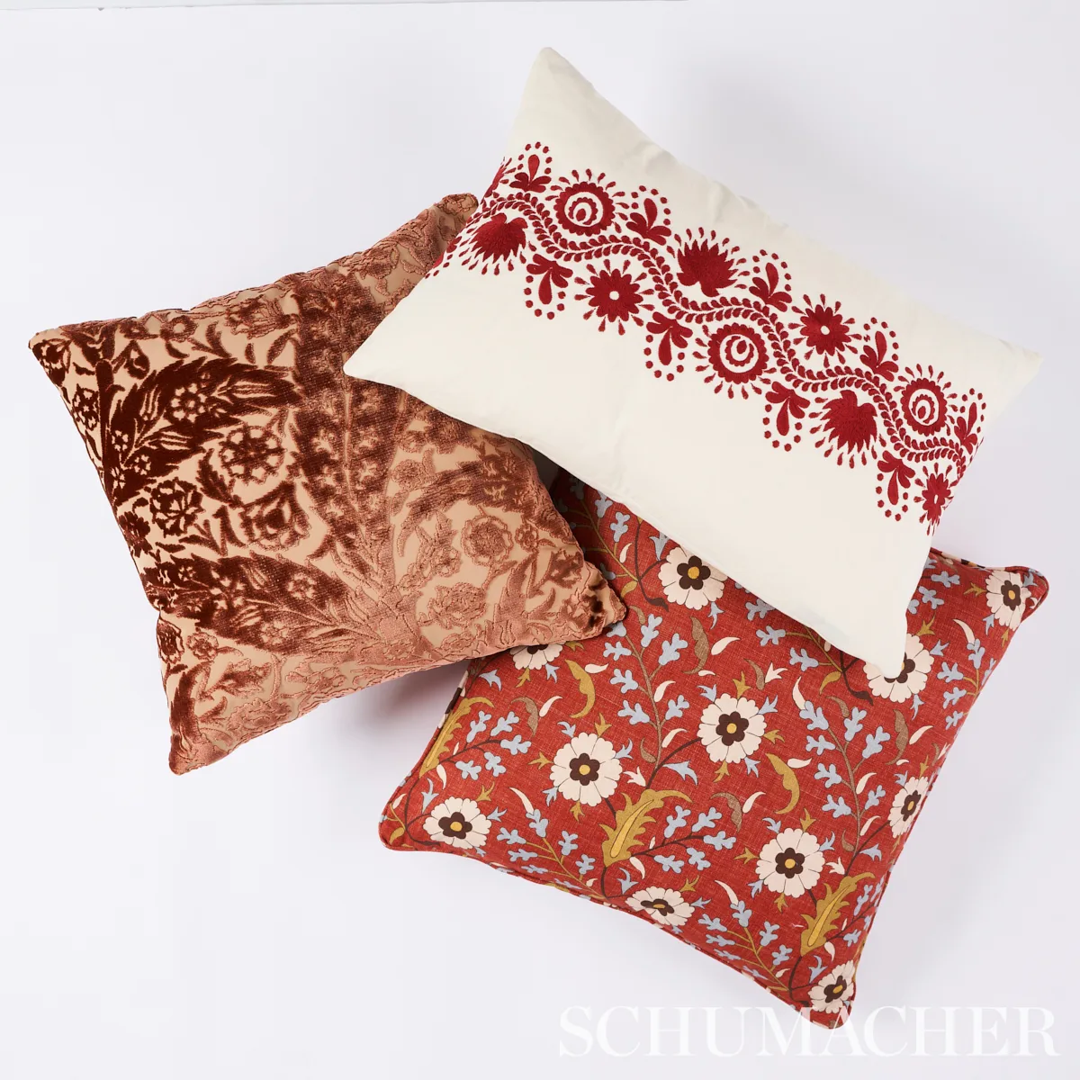 SO8078105 | Saz Paisley Velvet Pillow - Terracotta Schumacher Saz Paisley Velvet Pillow in Terracotta (SO8078105)