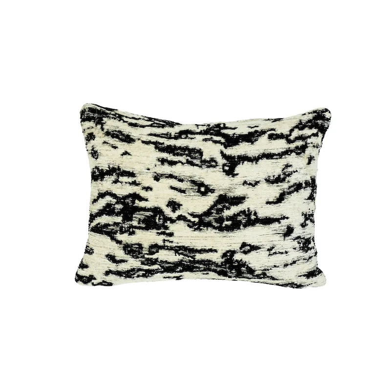 Schumacher Serengeti Pillow in Tigre Blanc (SO6890111)