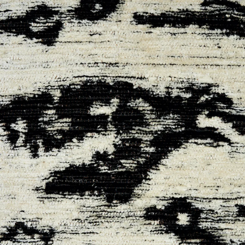 Schumacher Serengeti Pillow in Tigre Blanc (SO6890111)