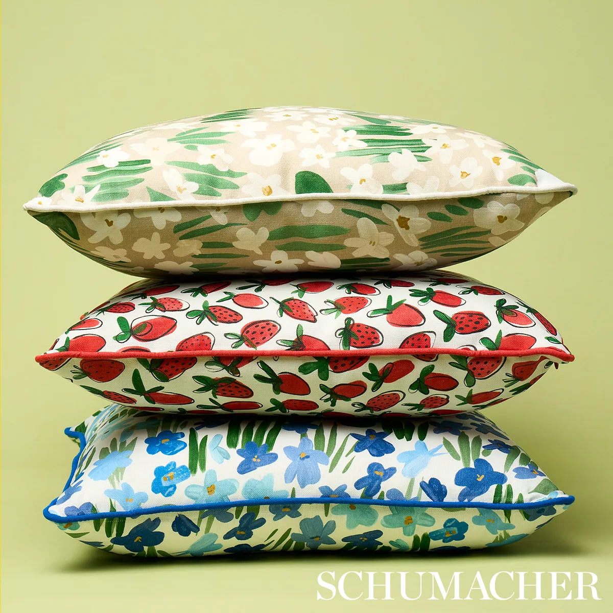 SO18219004 | Shortcake I/O Pillow - Red Schumacher Shortcake I/O Pillow in Red (SO18219004)