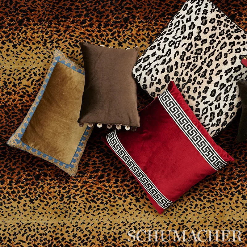 SO6819911 | Sophia Velvet Pillow - Cocoa Schumacher Sophia Velvet Pillow in Cocoa (SO6819911)