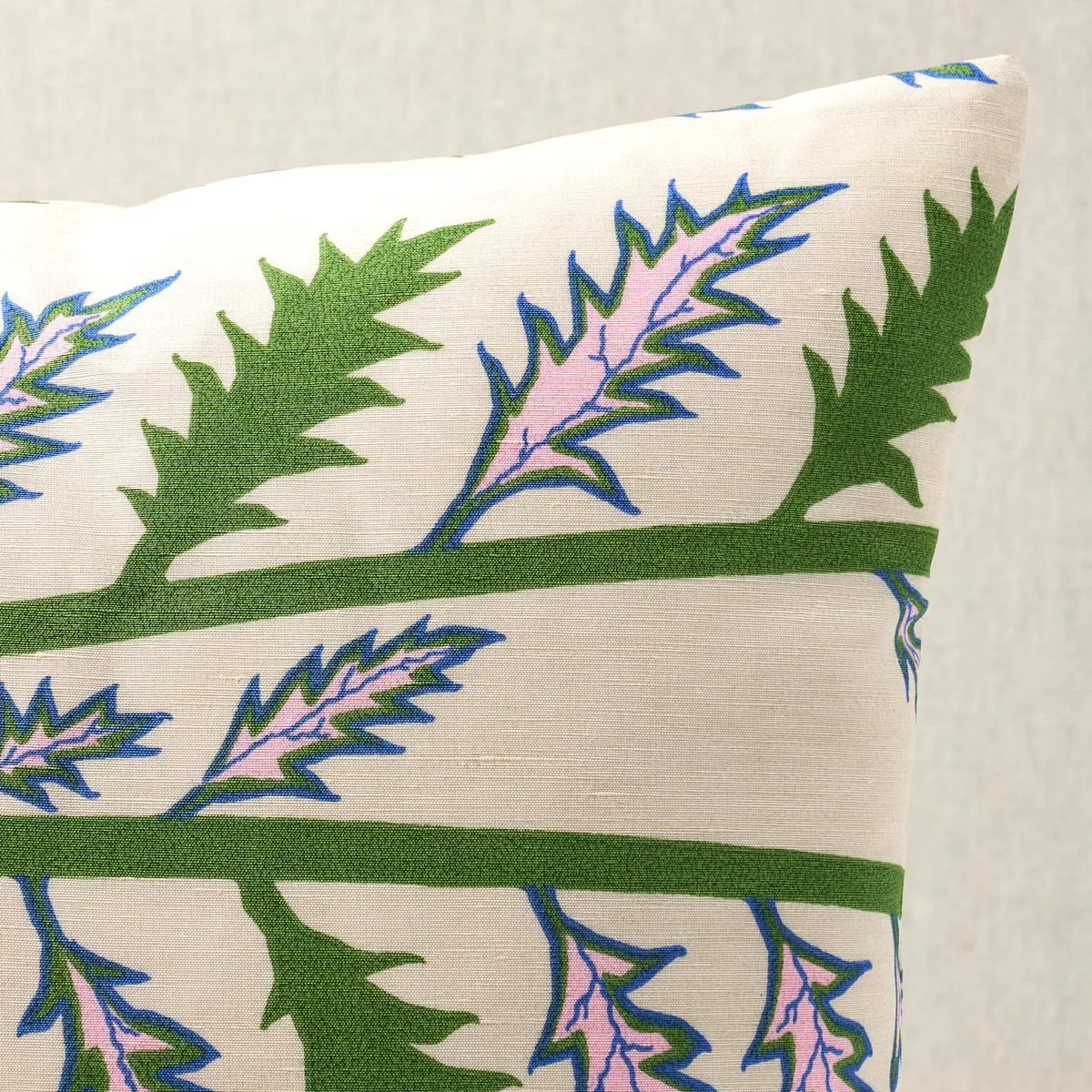 Schumacher Thistle Pillow in Ivory (SO17953030)