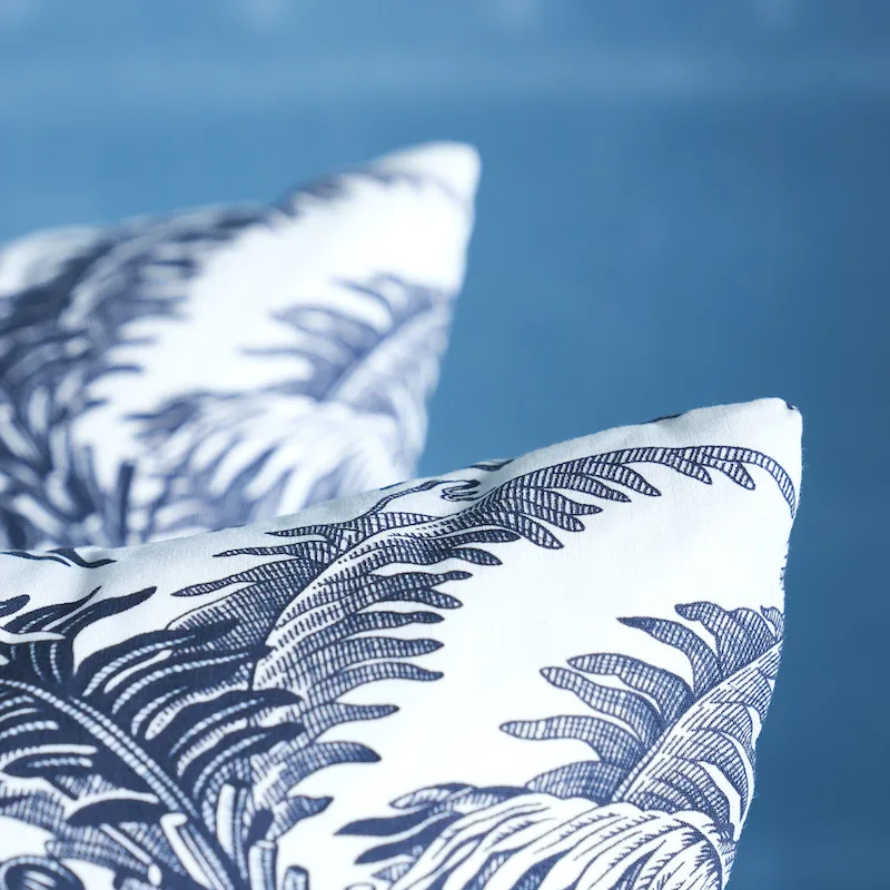 SO17951105 | Toile Tropique Pillow - Black Schumacher Toile Tropique Pillow in Black (SO17951105)
