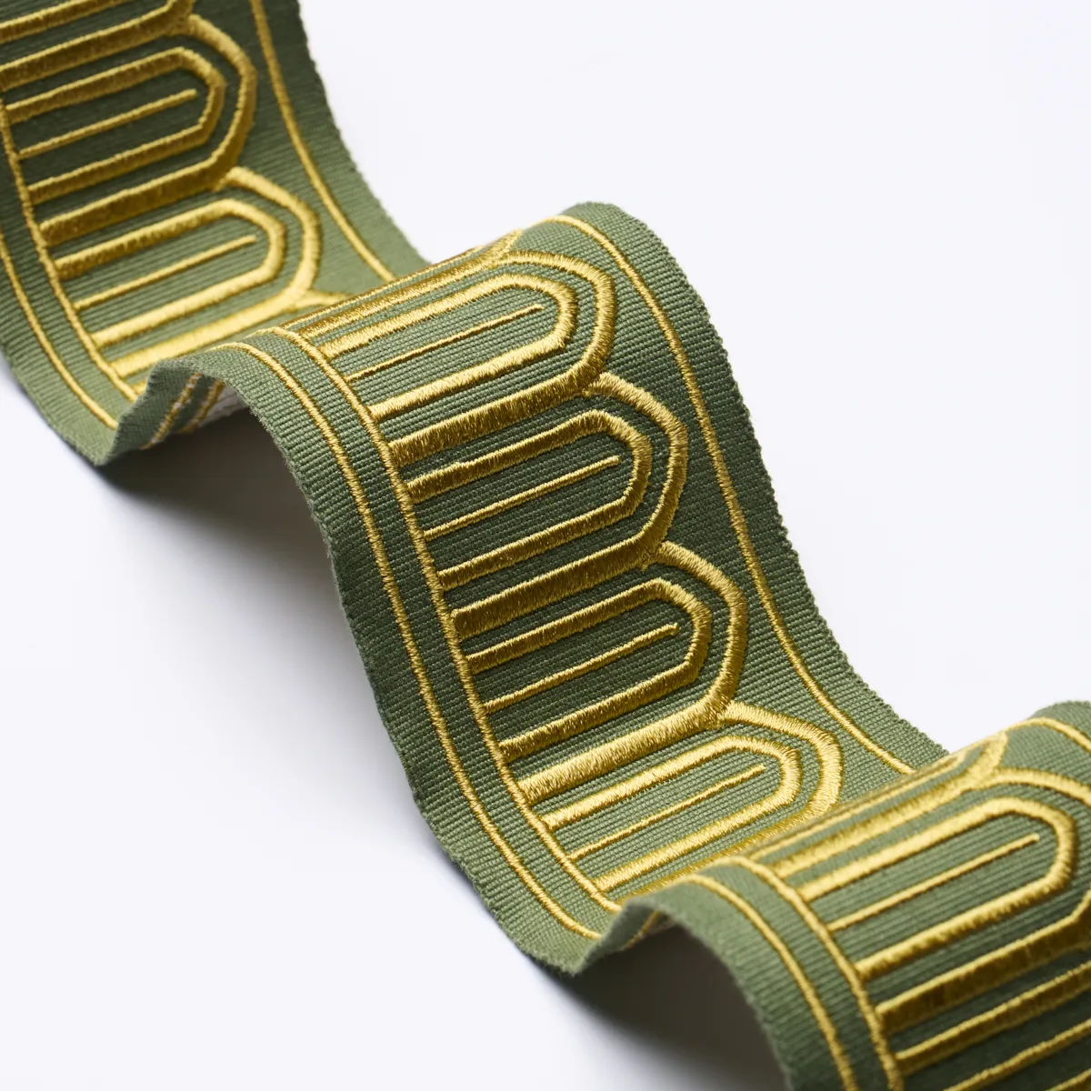 81152 | Arches Embroidered Tape Medium - Olive Schumacher Arches Embroidered Tape Medium trim in Olive (81152)