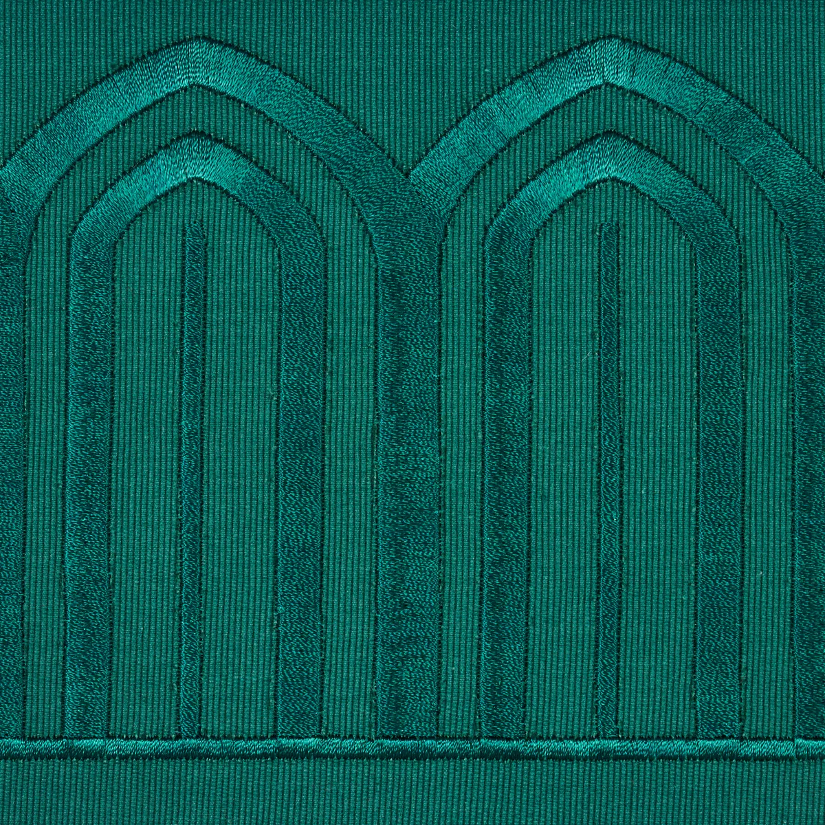 70779 | Arches Embroidered Tape Wide - Emerald Schumacher Arches Embroidered Tape Wide trim in Emerald (70779)