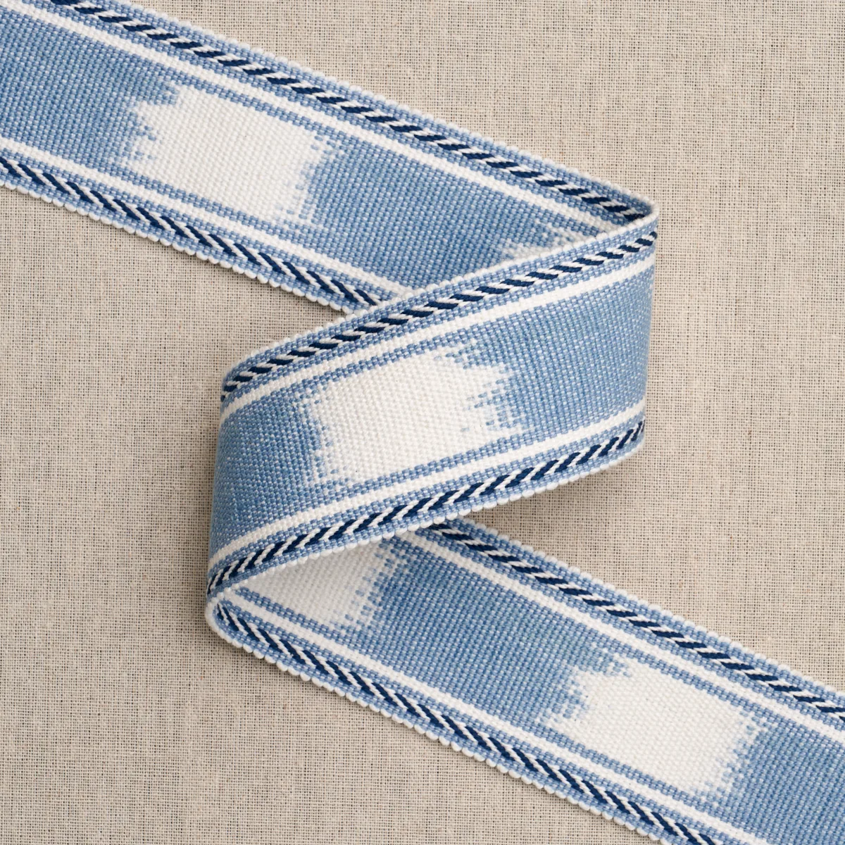 83241 | Banyan Tape Narrow - Sky Schumacher Banyan Tape Narrow trim in Sky (83241)