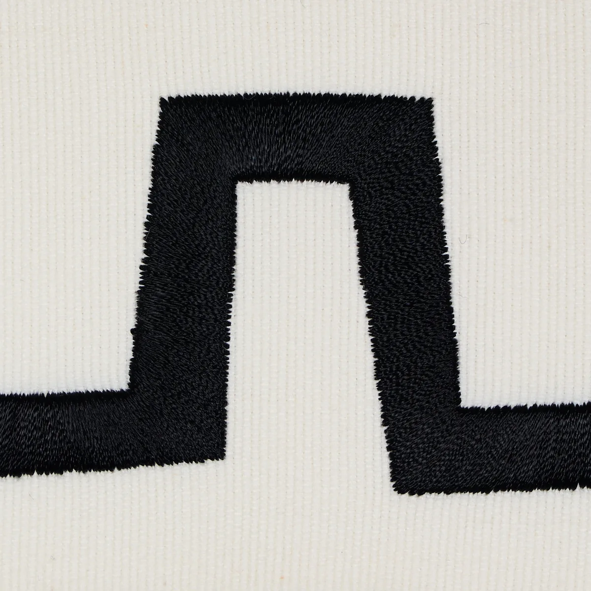 Schumacher Corbu Tape trim in Black (81770)
